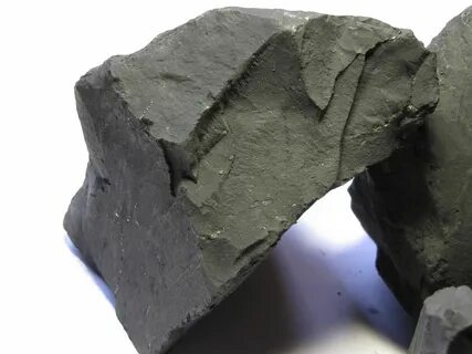 Камень шунгит: почти черное золото